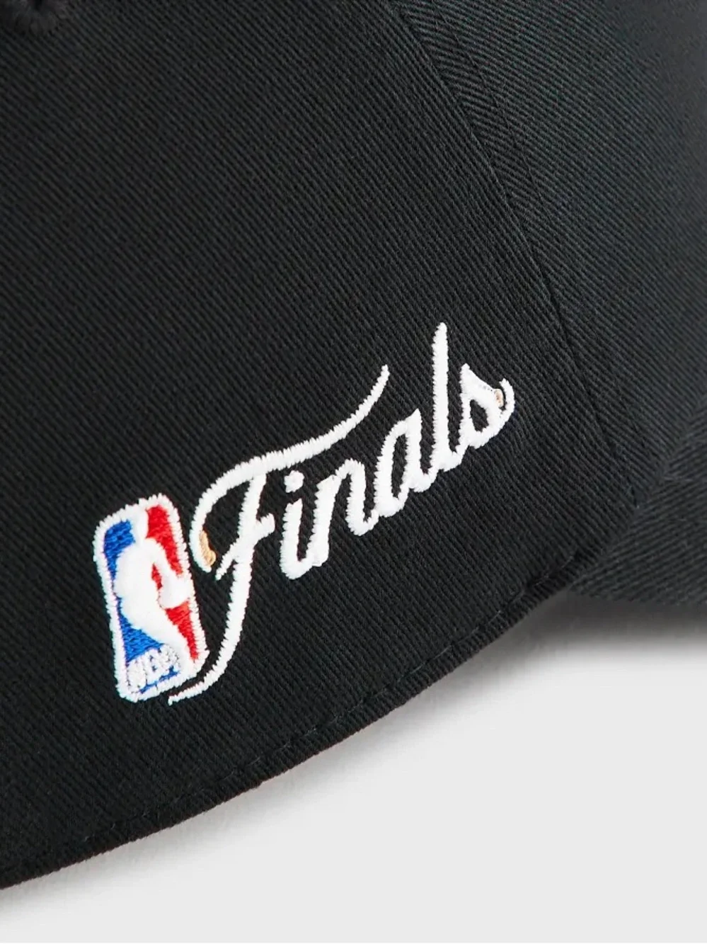 Kith Black New York Knicks 'Champions' Embroidered Hat